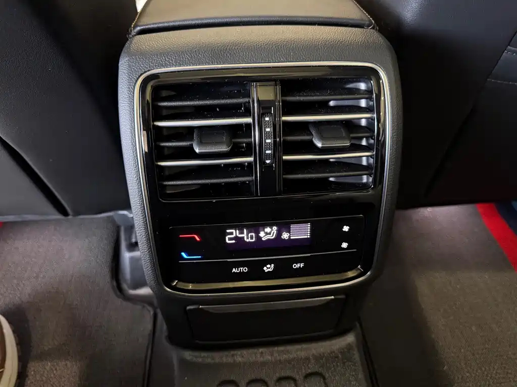 VOLKSWAGEN MAGOTAN 2025