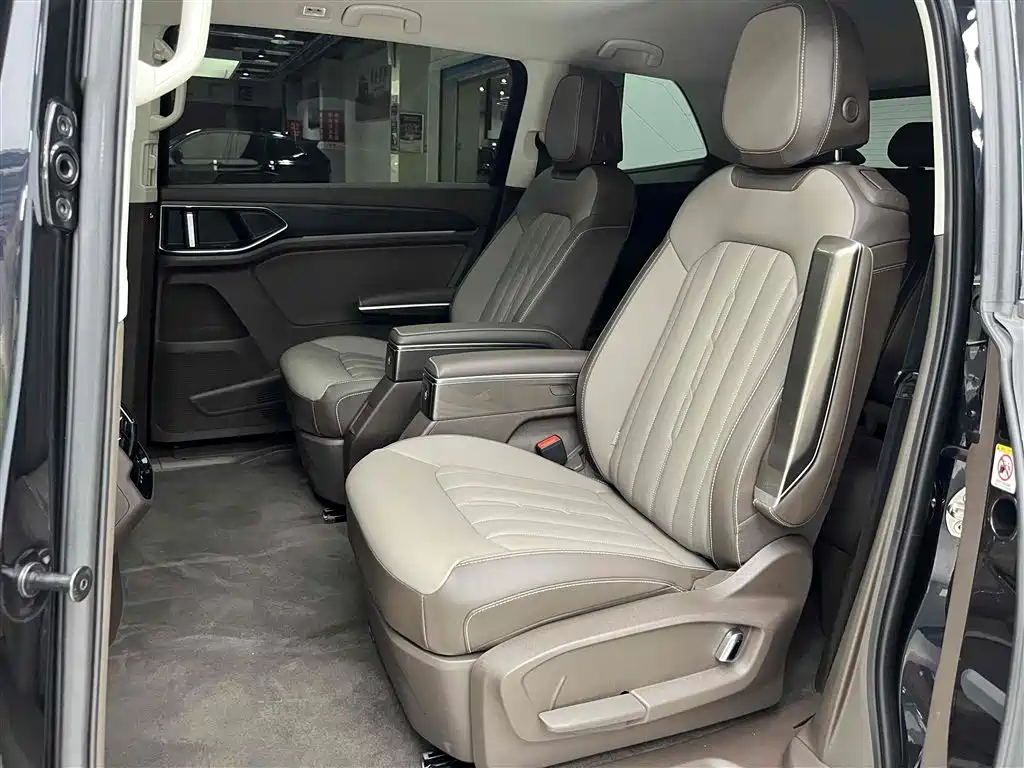 VOLKSWAGEN VILORAN 2024