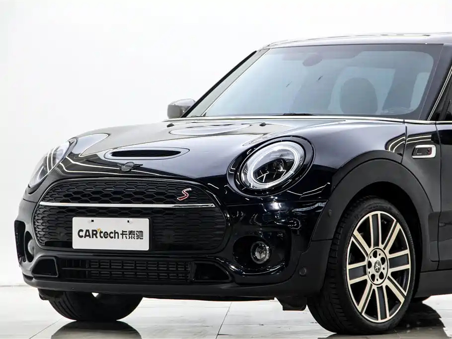 MINI CLUBMAN 2023