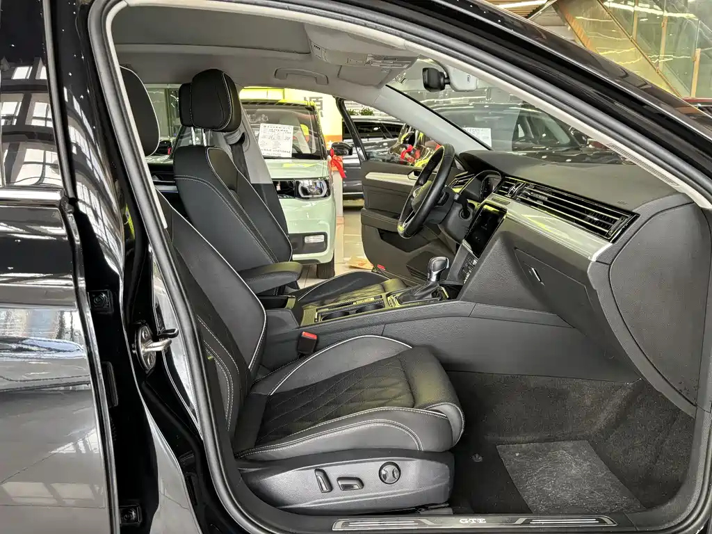 VOLKSWAGEN MAGOTAN GTE PLUG IN HYBRID 2022