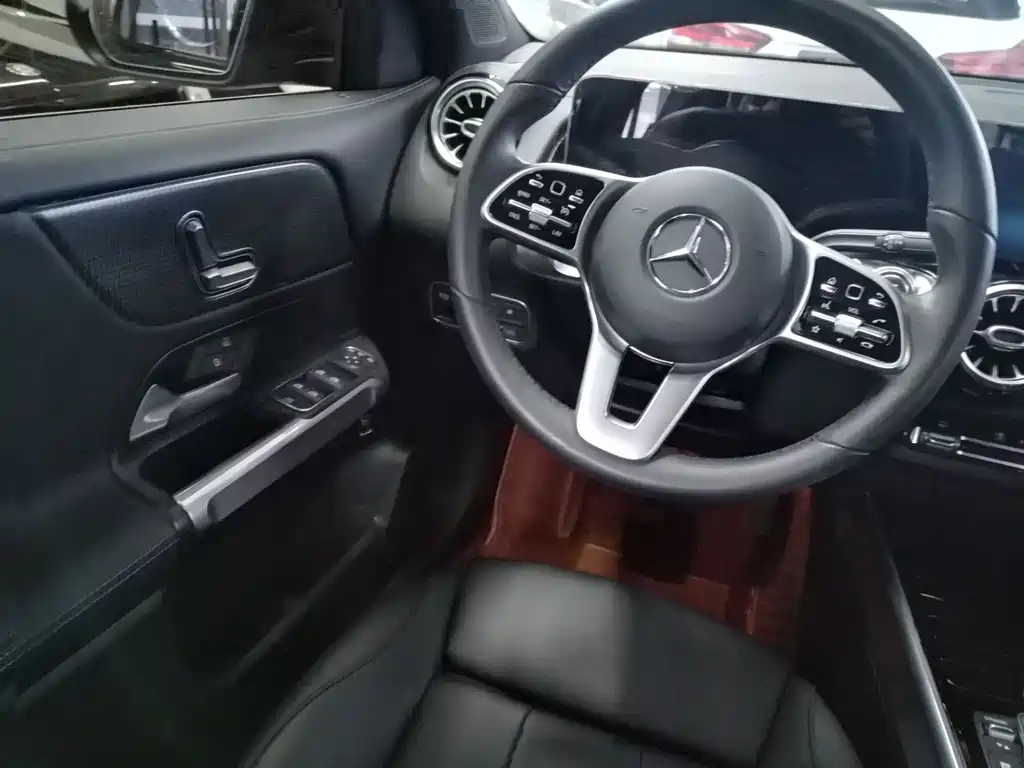 MERCEDES BENZ GLB 2020
