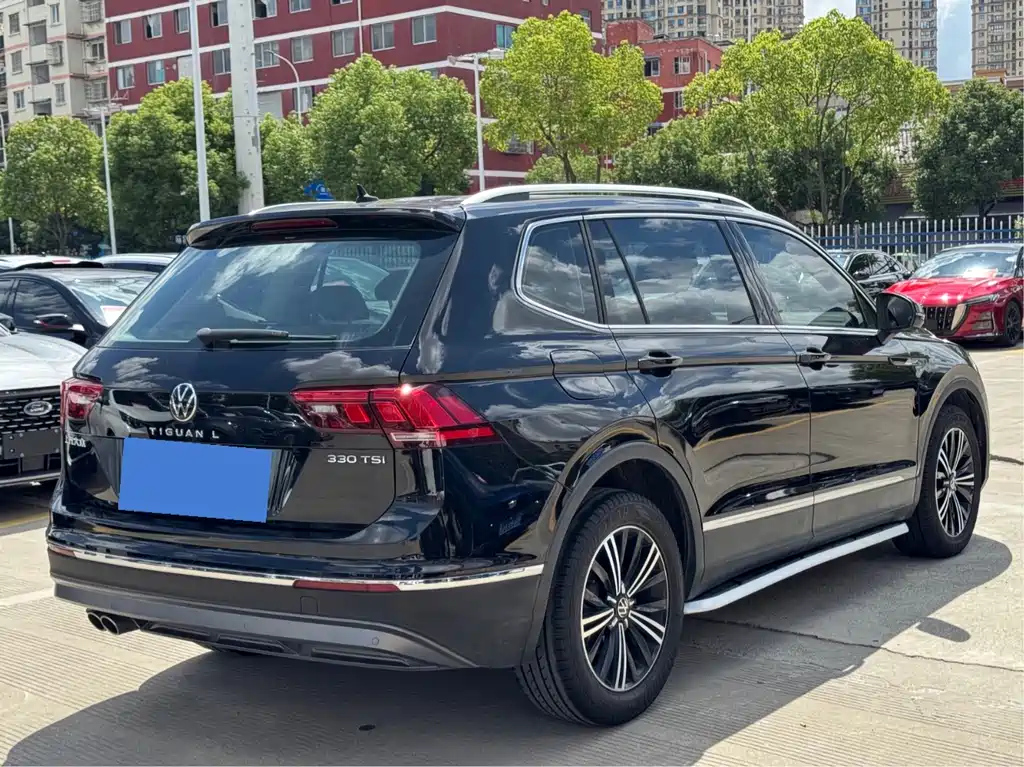 VOLKSWAGEN TIGUAN L 2021