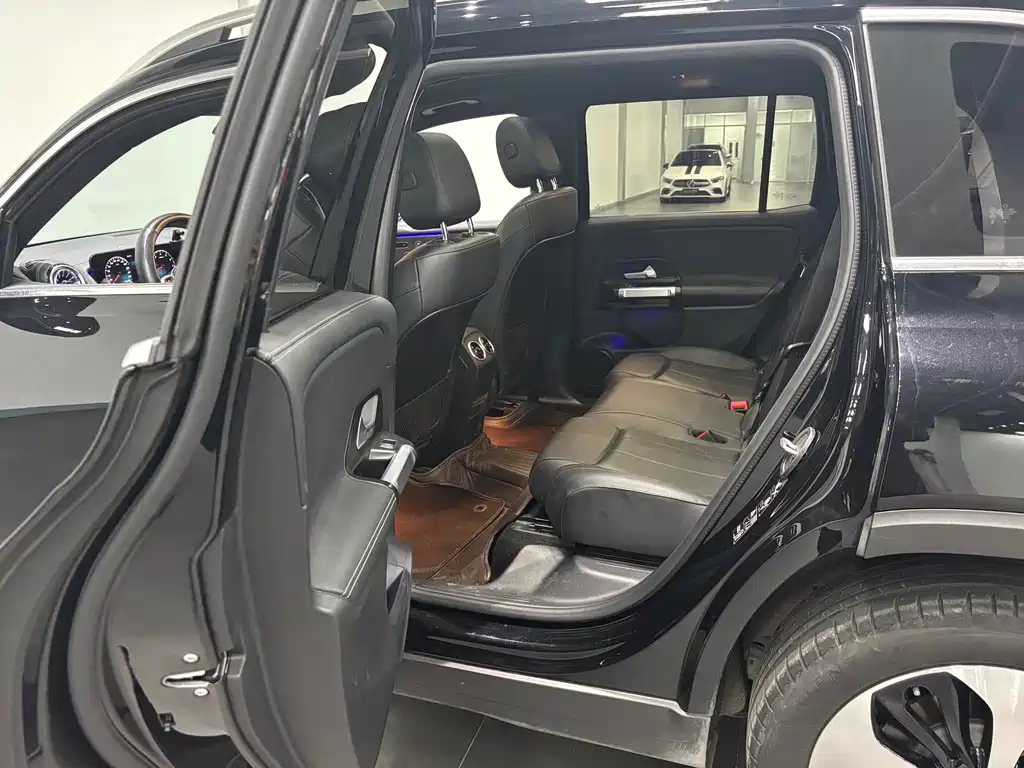 MERCEDES BENZ GLB 2023
