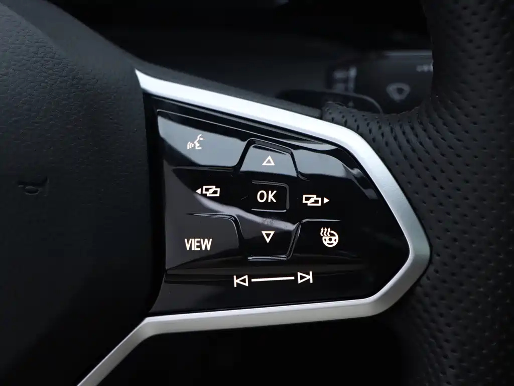 VOLKSWAGEN GOLF GTI 2023