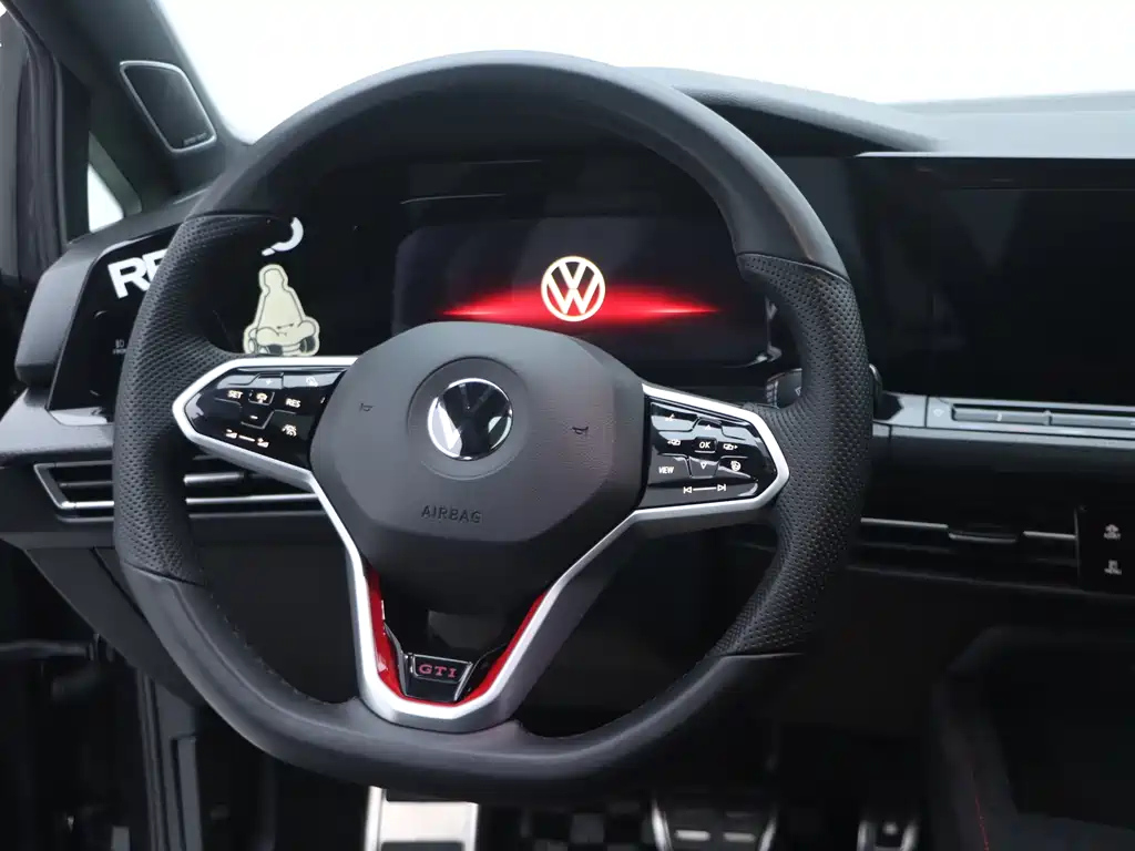 VOLKSWAGEN GOLF GTI 2023