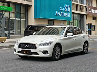Заказать INFINITI Q50L