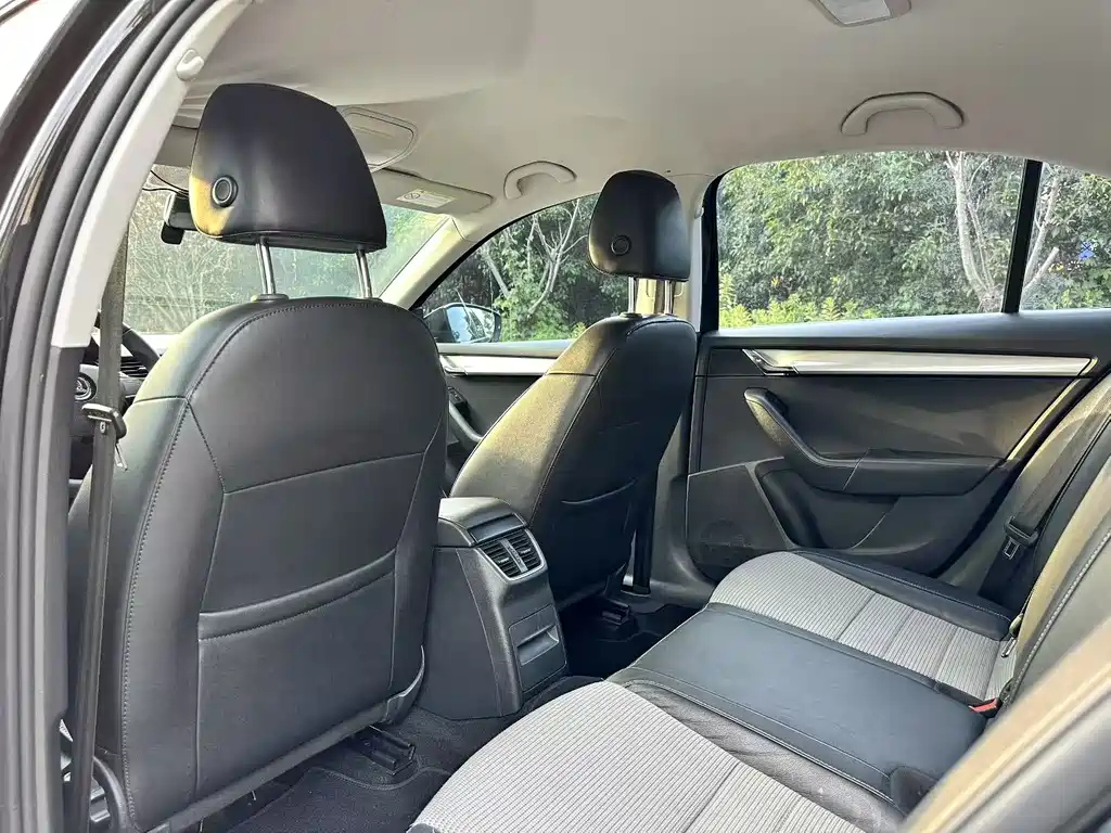 SKODA OCTAVIA 2016