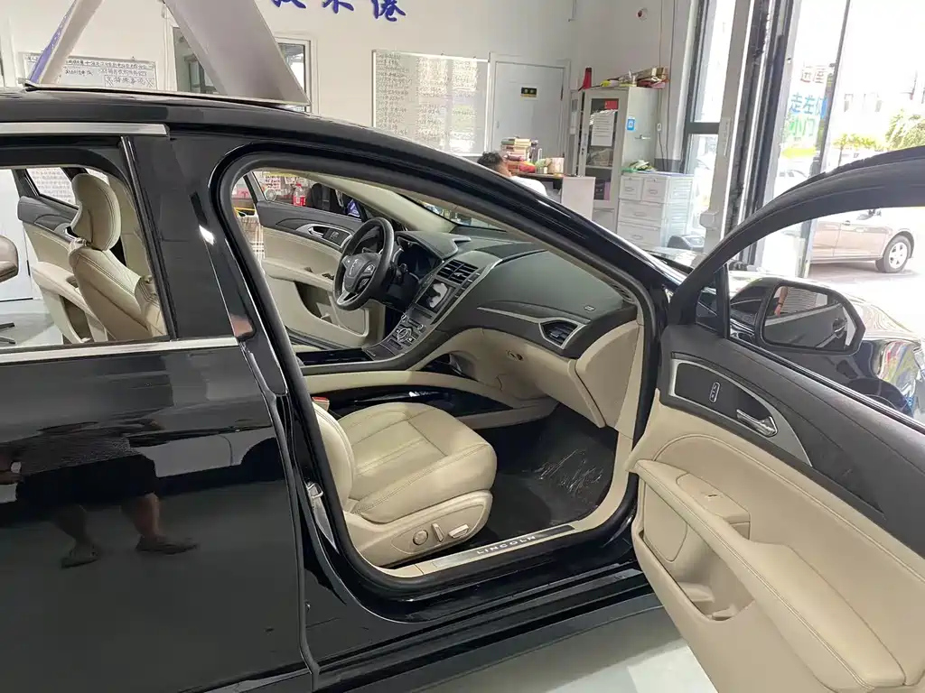 LINCOLN MKZ 2019