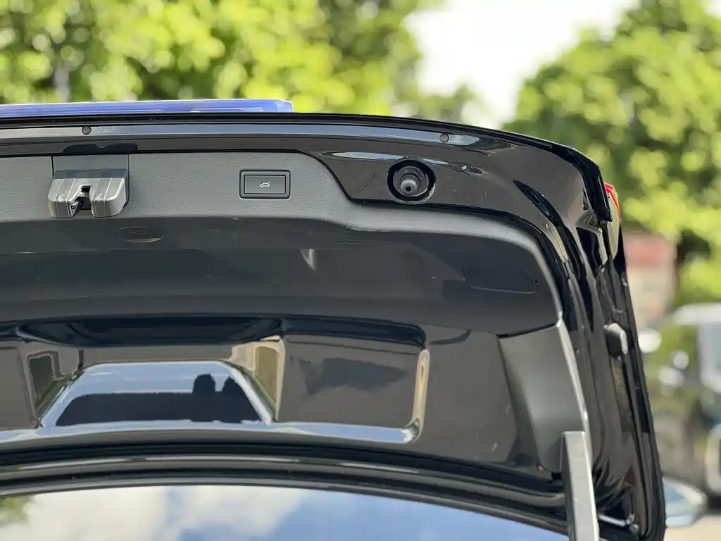 VOLKSWAGEN PASSAT 2025