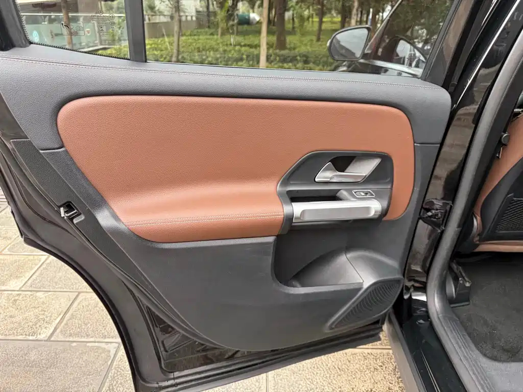 MERCEDES BENZ GLB 2021