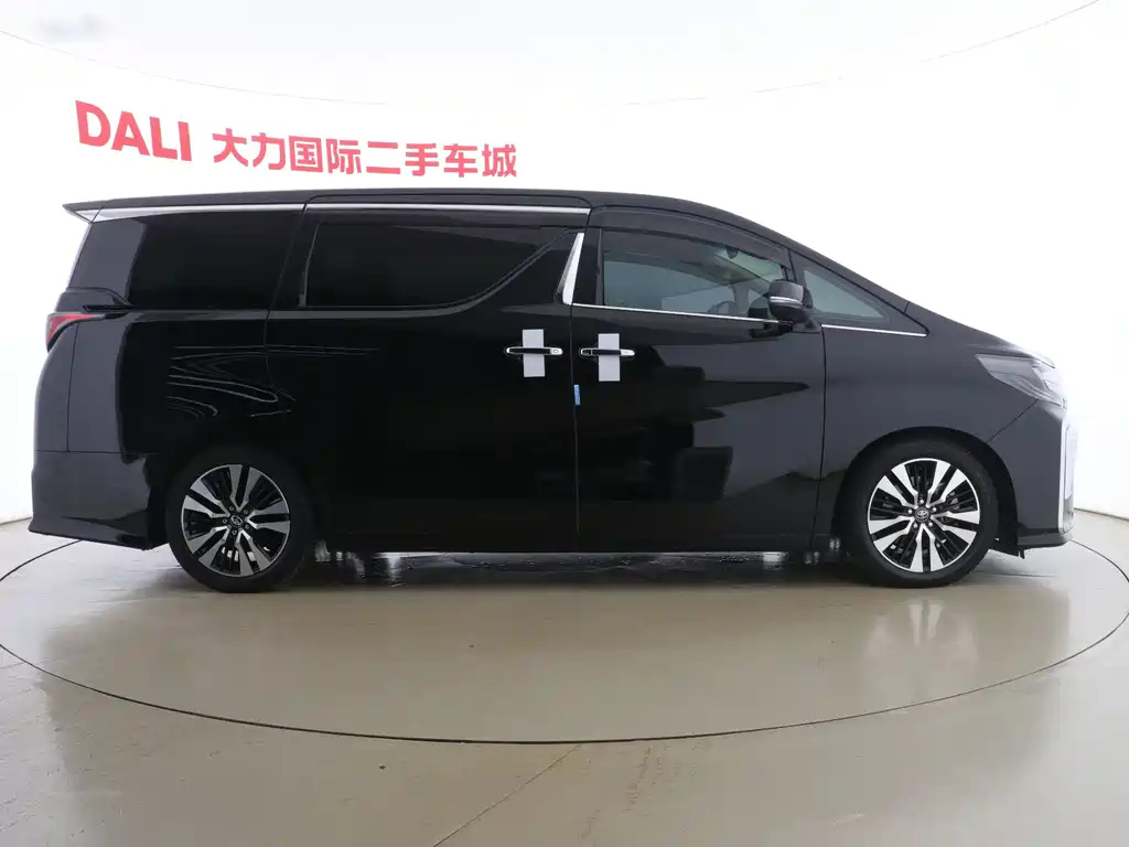 TOYOTA ALPHARD 2018