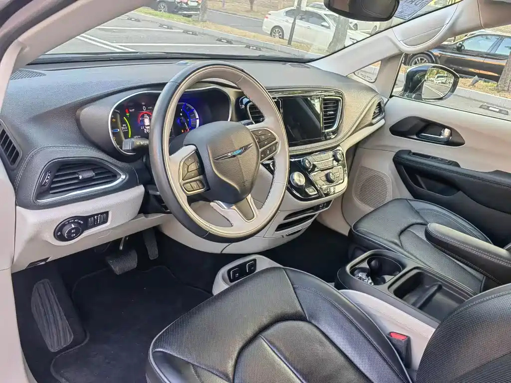 CHRYSLER BIG 捷龙PHEV IMPO 2025