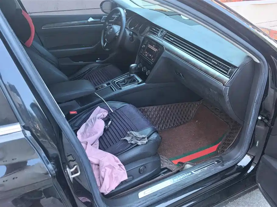 VOLKSWAGEN MAGOTAN 2019