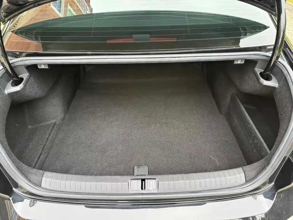 VOLKSWAGEN MAGOTAN 2021