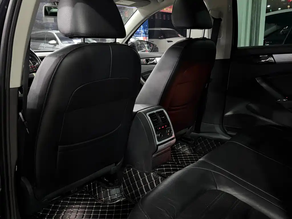 VOLKSWAGEN PASSAT 2015