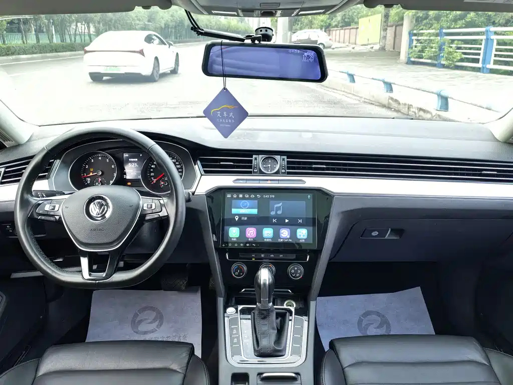 VOLKSWAGEN MAGOTAN 2017