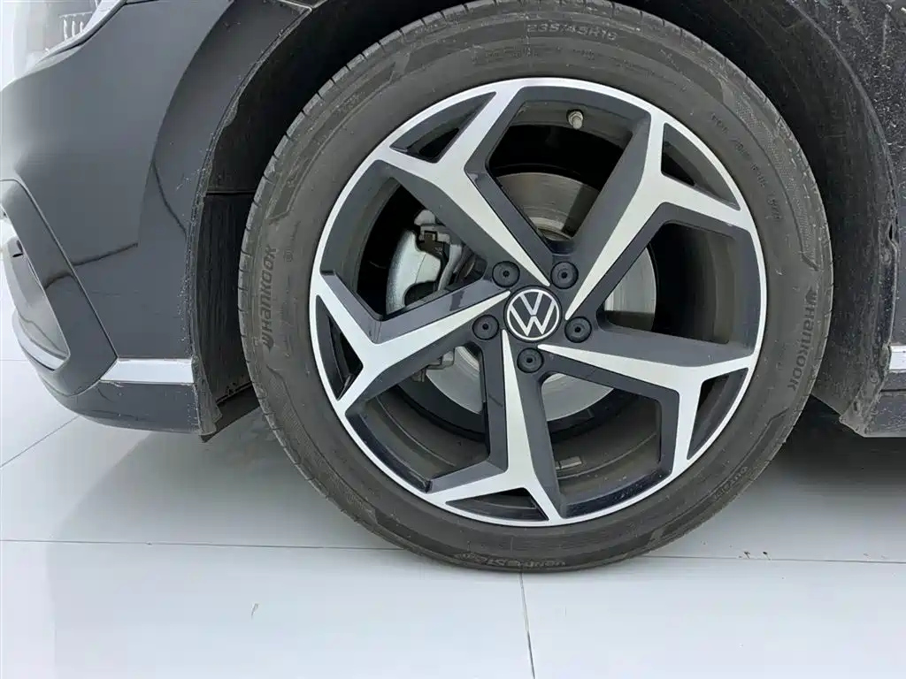 VOLKSWAGEN MAGOTAN 2025