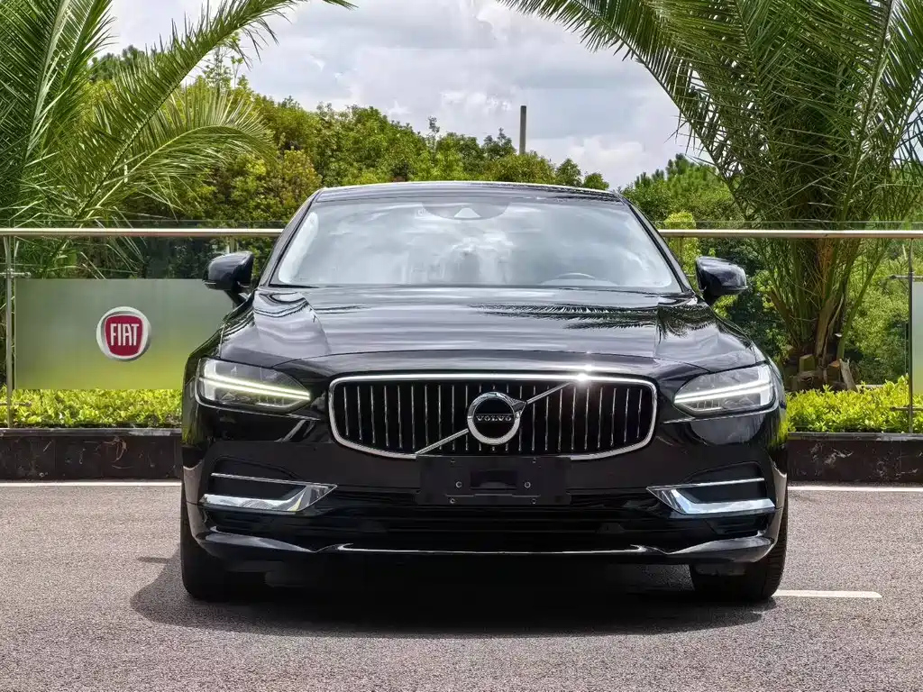 VOLVO S90 2019