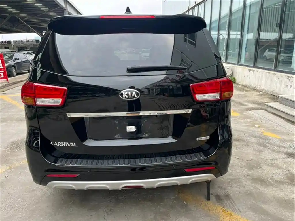 KIA CARNIVAL IMPORT 2017