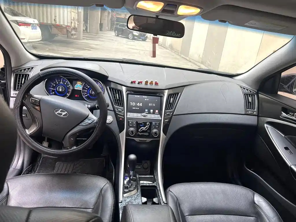 HYUNDAI SONATA 2013
