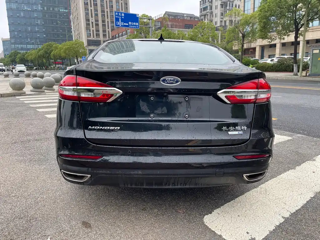 FORD MONDEO 2022