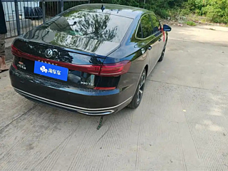 VOLKSWAGEN PASSAT 2023