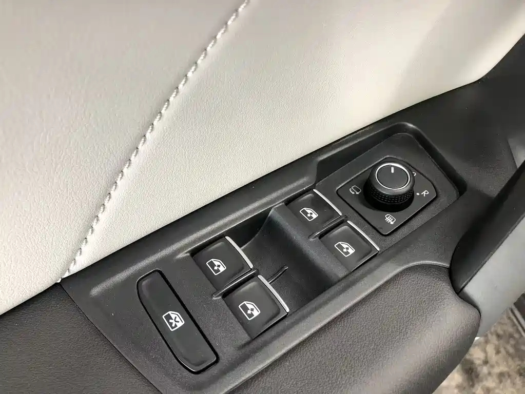 VOLKSWAGEN TAYRON 2023