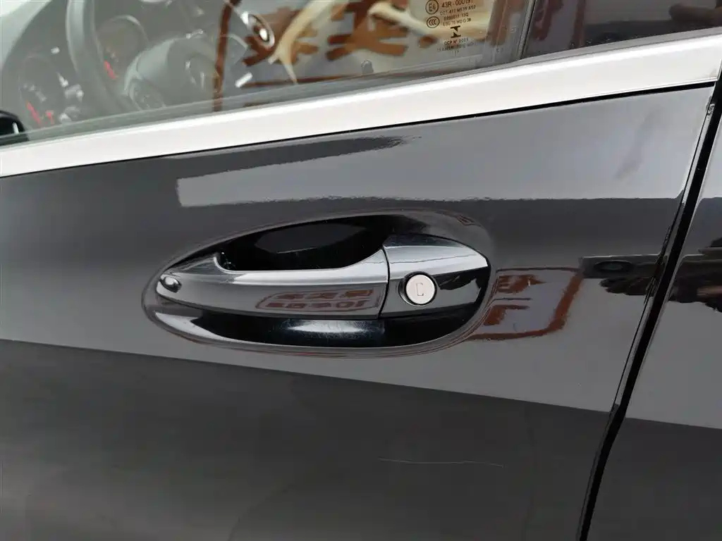 MERCEDES BENZ GLA 2017