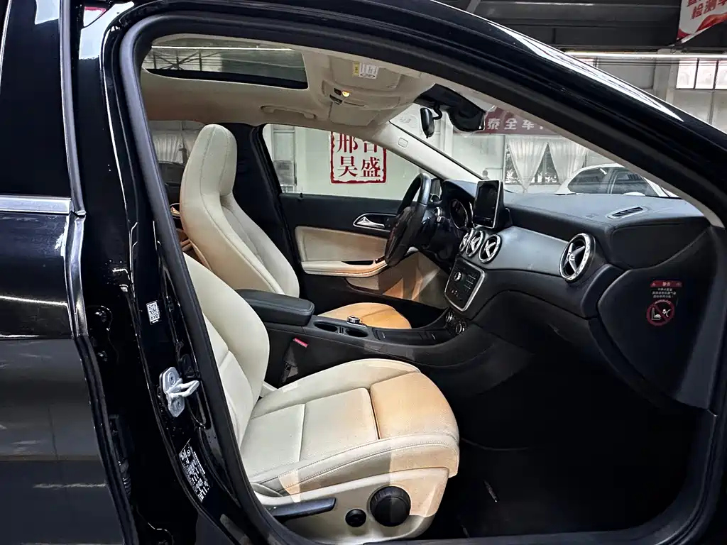 MERCEDES BENZ GLA 2016