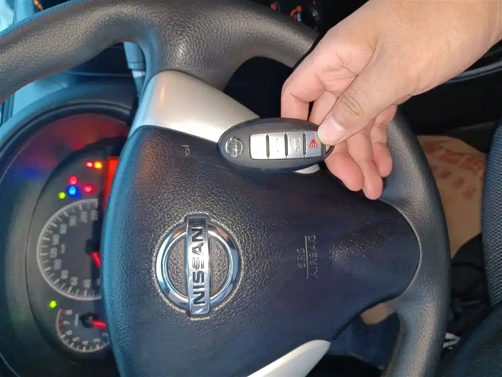 NISSAN SUNNY 2015