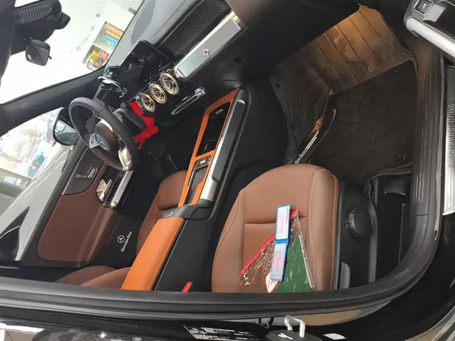 MERCEDES BENZ GLB 2025