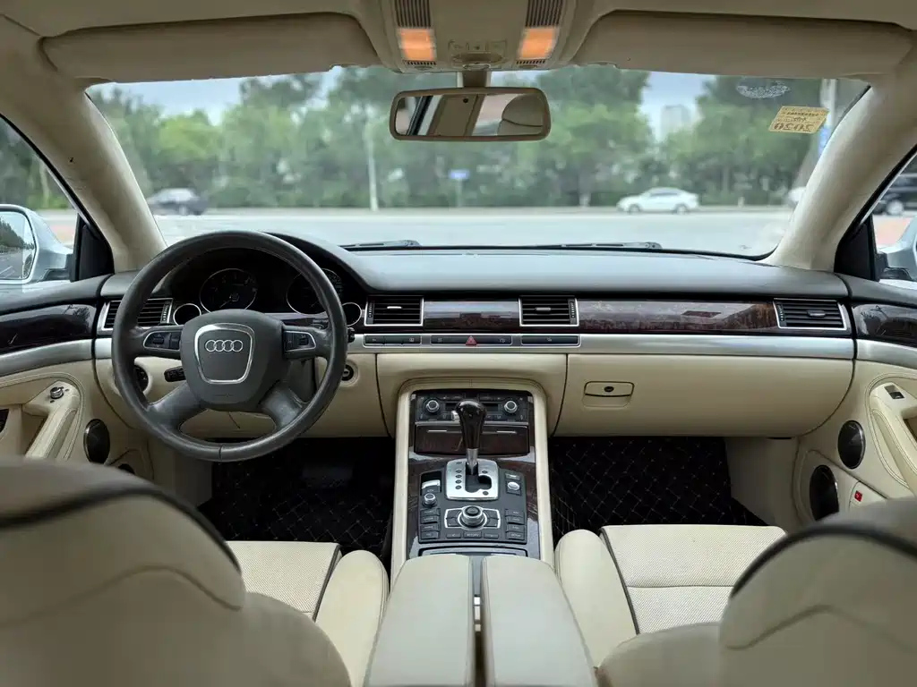 AUDI A8 2011
