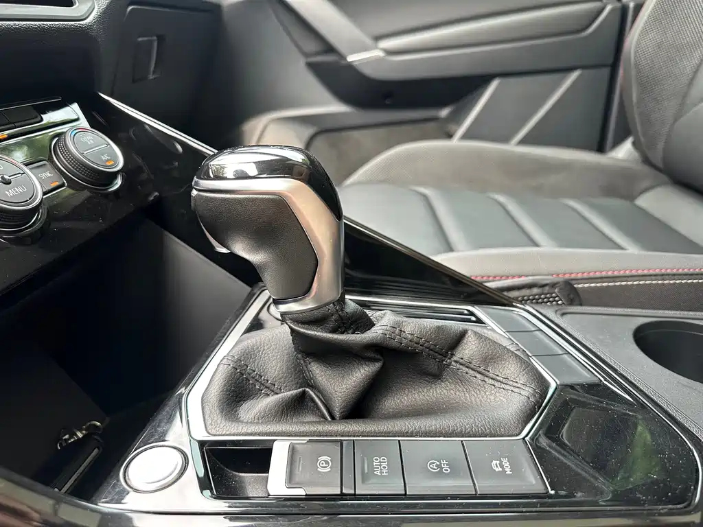VOLKSWAGEN TAYRON 2020
