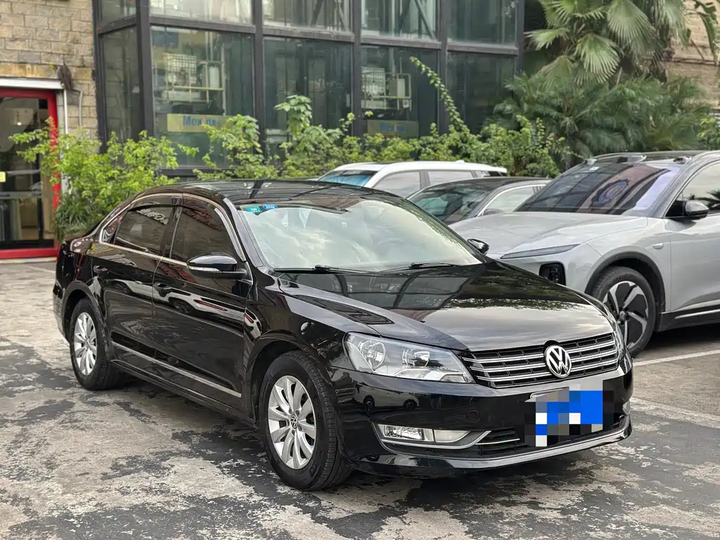VOLKSWAGEN PASSAT 2014