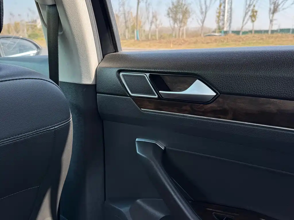 VOLKSWAGEN MAGOTAN 2018