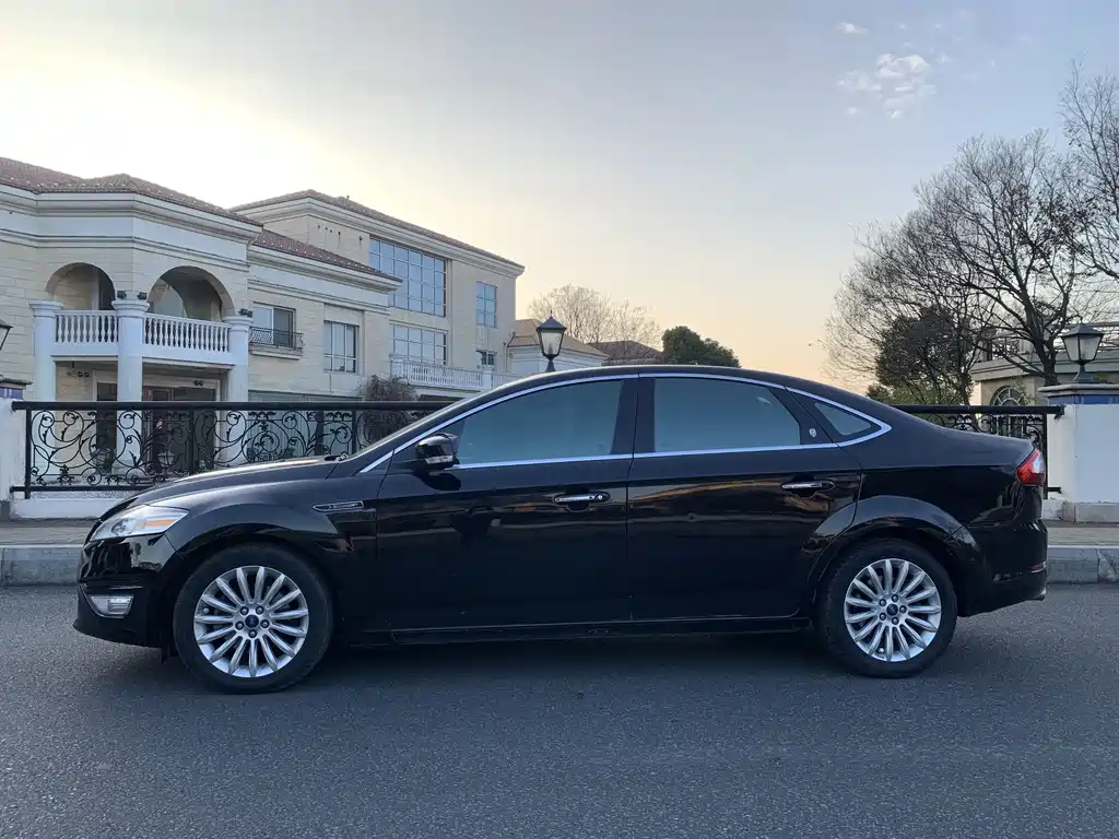 FORD MONDEO - WINNER 2011