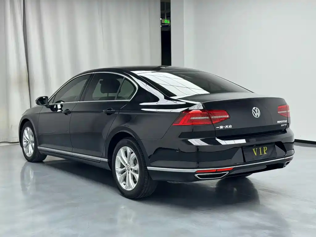VOLKSWAGEN MAGOTAN 2016