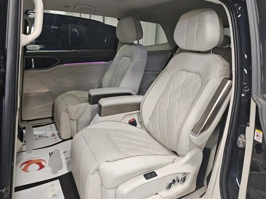 VOLKSWAGEN VILORAN 2023