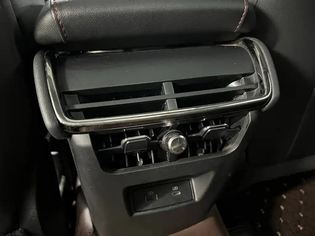 FORD MONDEO 2023