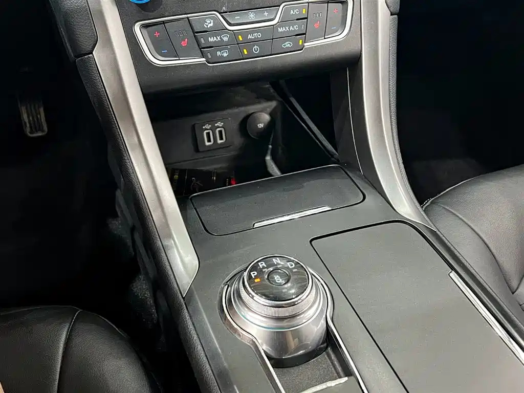 FORD MONDEO 2017
