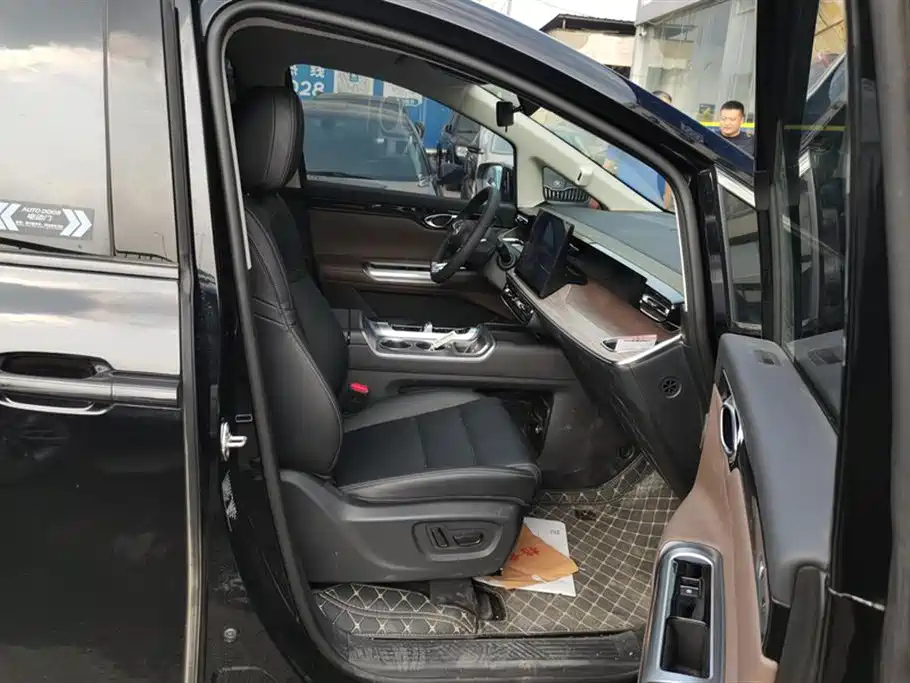 TRUMPCHI E8 NEW ENERGY 2024