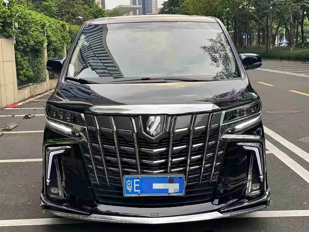 TOYOTA ALPHARD 2015