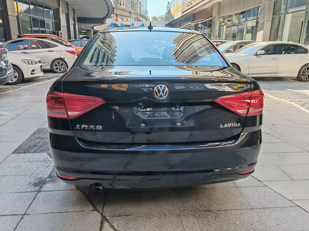 VOLKSWAGEN LAVIDA 2018