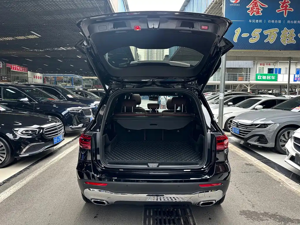 MERCEDES BENZ GLB 2025