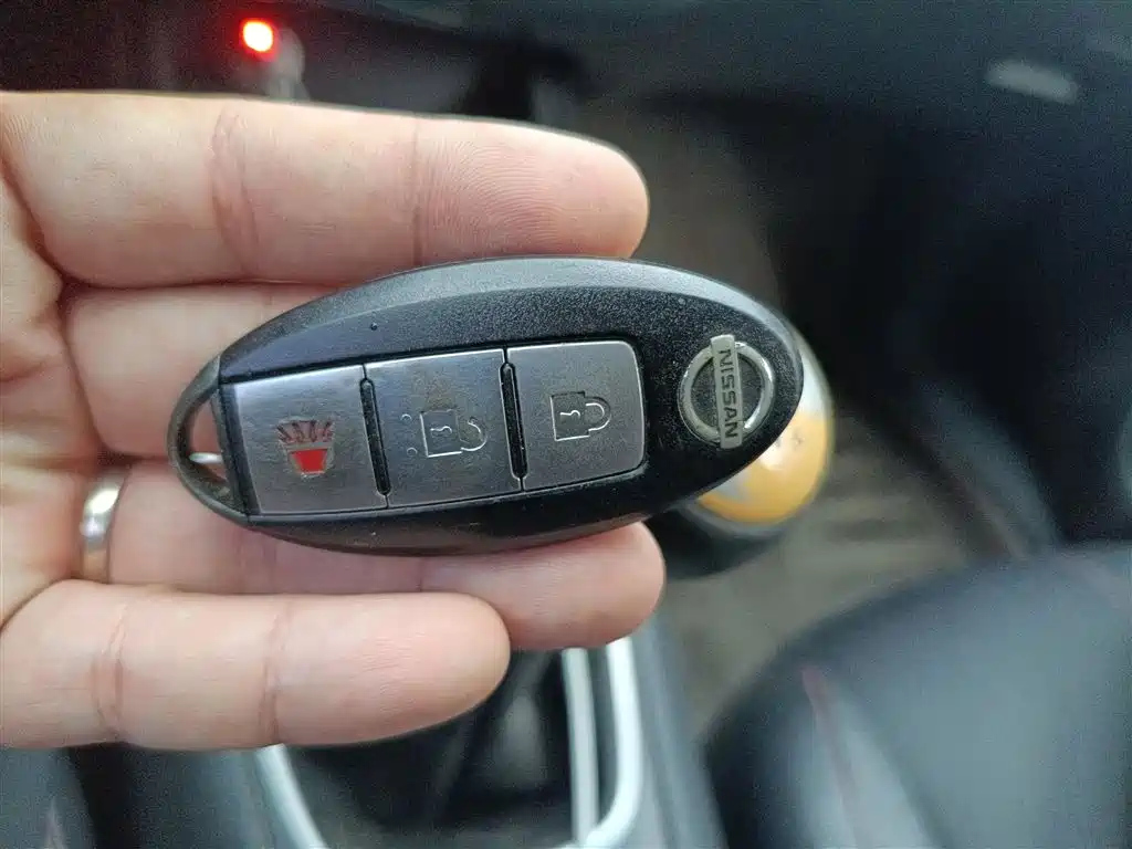 NISSAN TIIDA TIIDA 2011