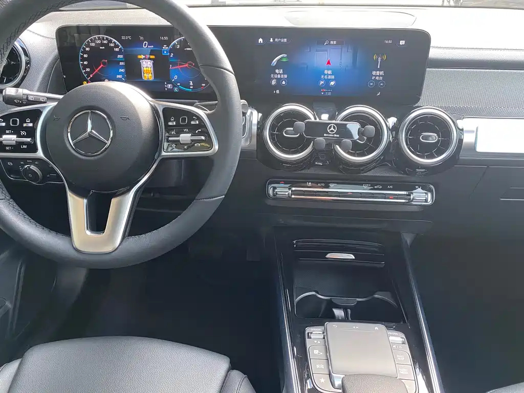 MERCEDES BENZ GLB 2023