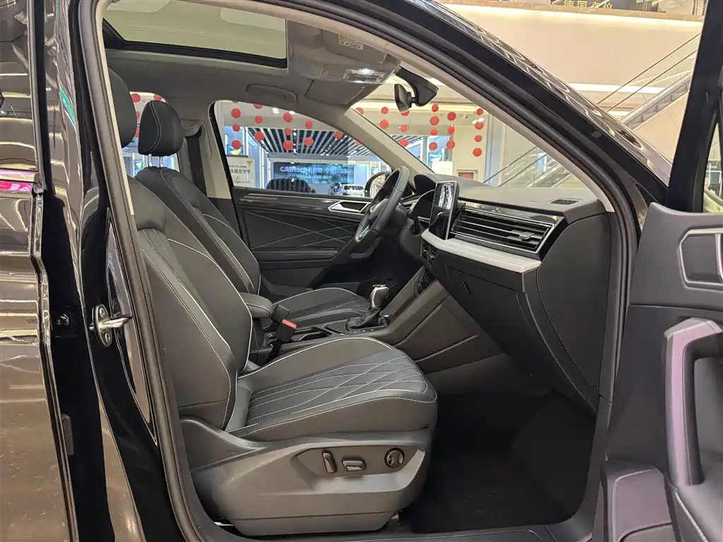VOLKSWAGEN TIGUAN L 2024
