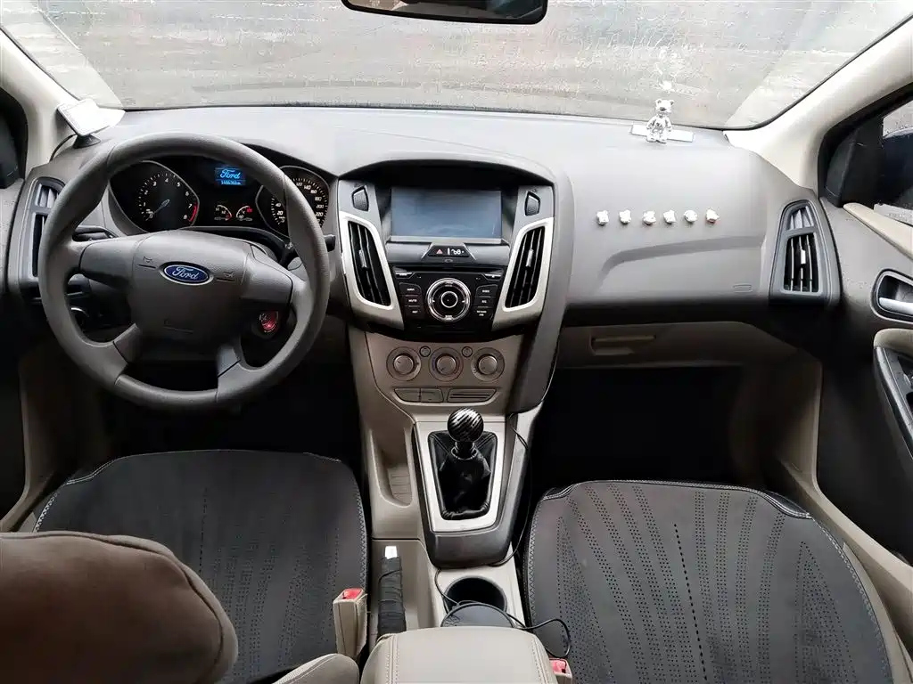 FORD FOCUS 2012