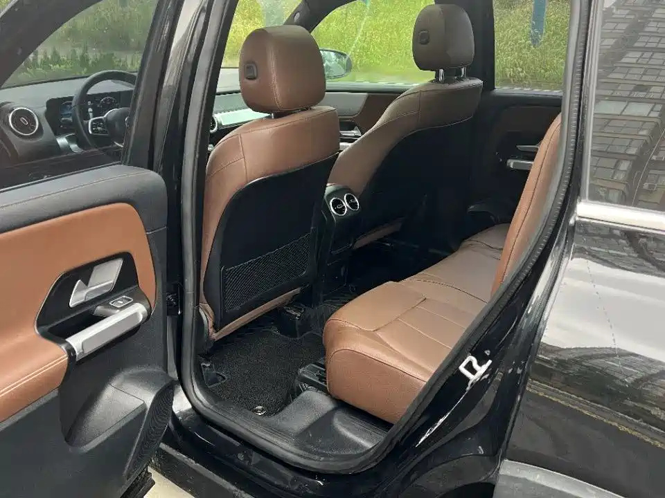 MERCEDES BENZ GLB 2023