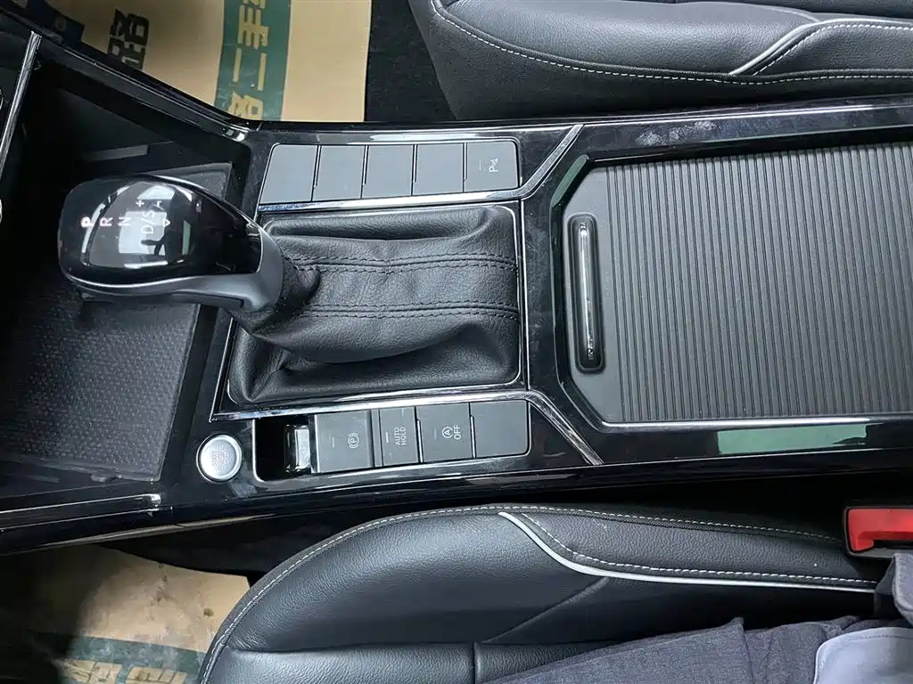 VOLKSWAGEN PASSAT 2023